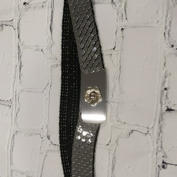 Vintage Accessories - Vintage 80s Silver Scale Flower Buckle Stretch Belt